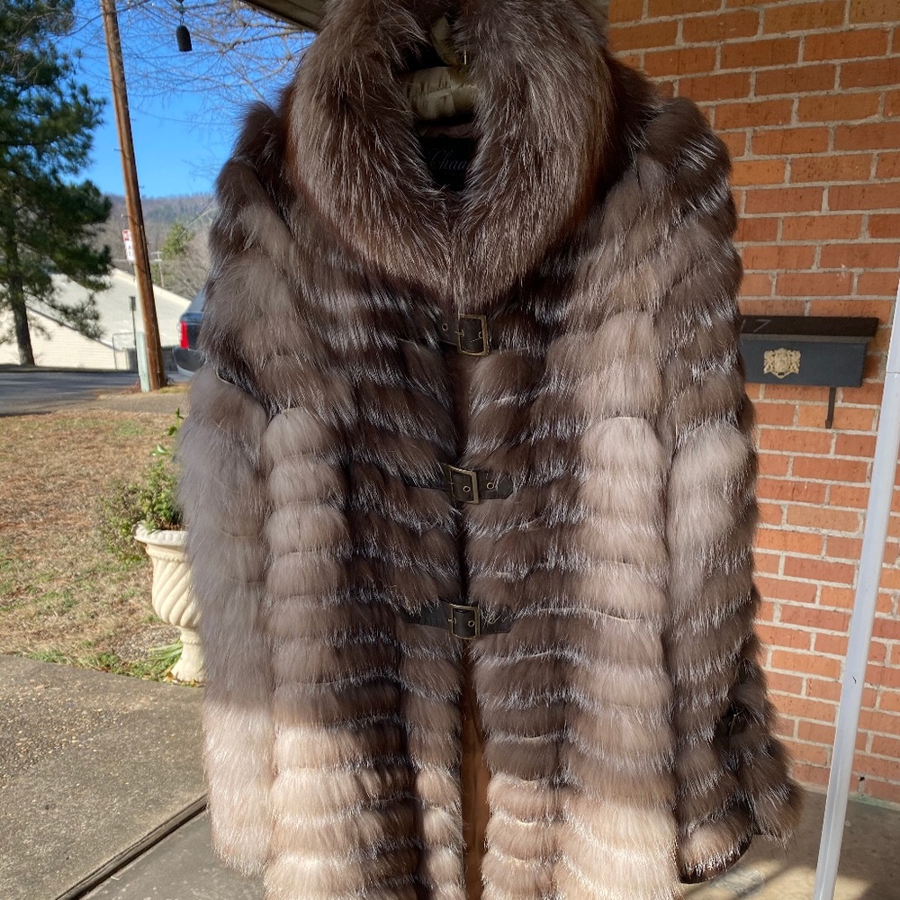 STUNNING! Chaarm SILVER FOX coat
